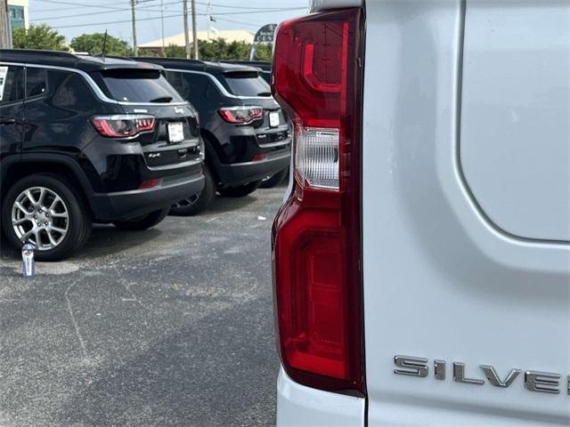 used 2022 Chevrolet Silverado 1500 car, priced at $43,697