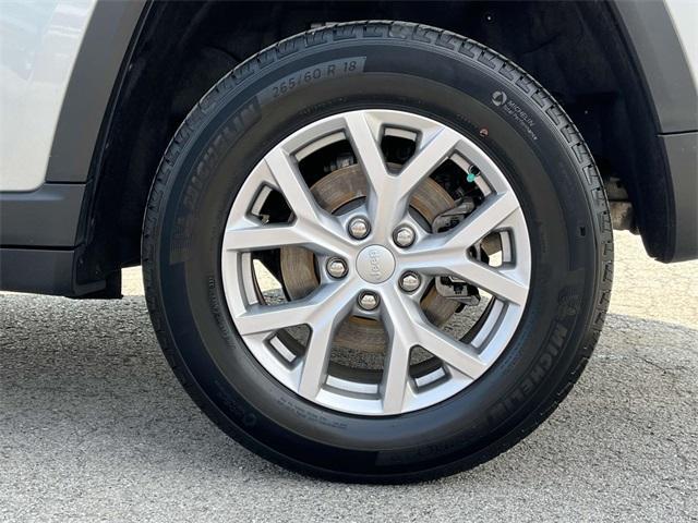 used 2022 Jeep Grand Cherokee car, priced at $32,000