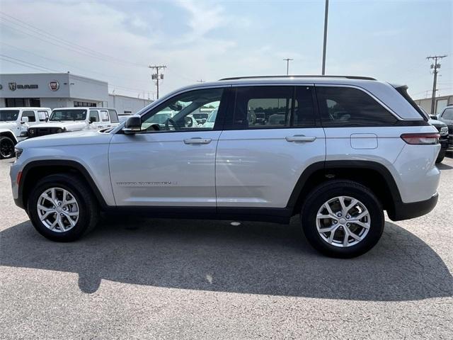used 2022 Jeep Grand Cherokee car, priced at $32,000