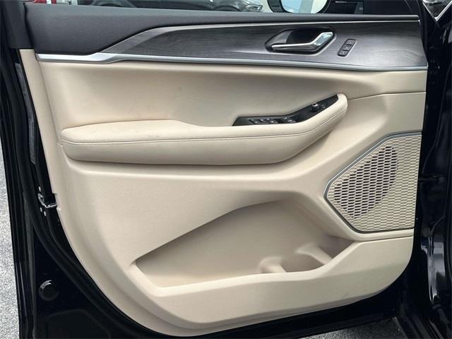 new 2025 Jeep Grand Cherokee L car, priced at $54,999