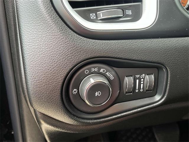 used 2021 Jeep Renegade car, priced at $18,267