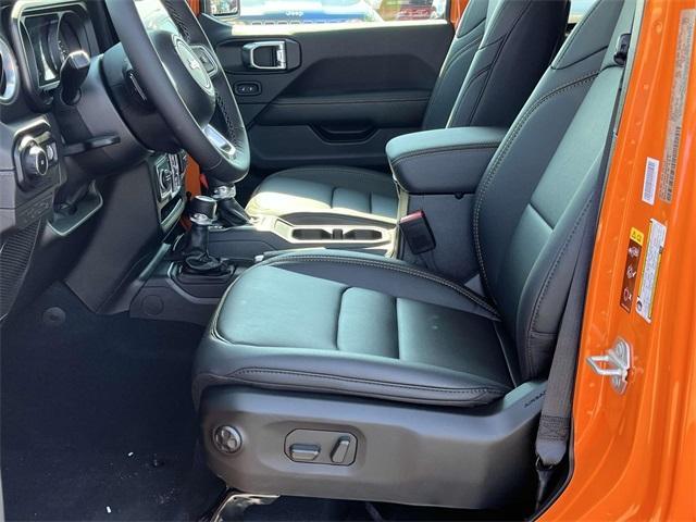 new 2025 Jeep Wrangler car, priced at $47,916