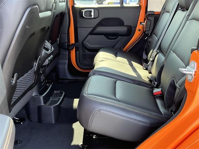 new 2025 Jeep Wrangler car, priced at $47,916