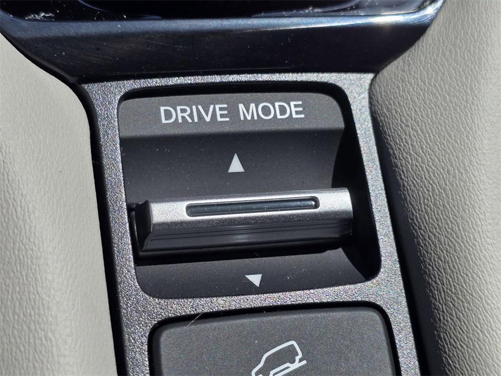 new 2025 Honda HR-V car, priced at $28,750
