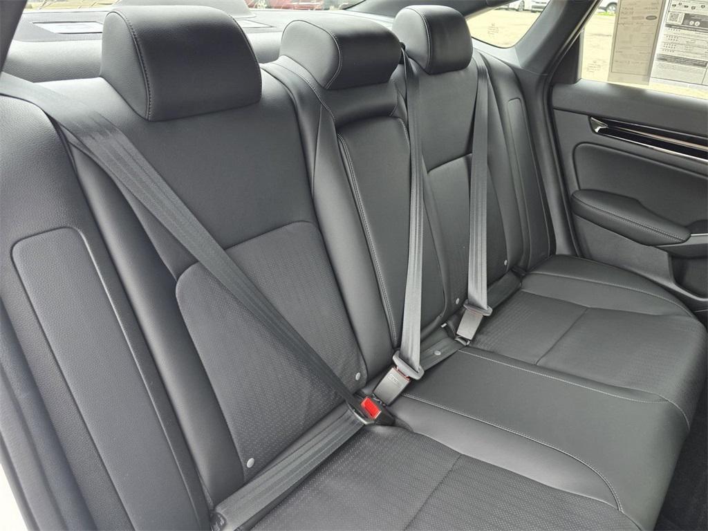 new 2025 Honda Civic Hybrid car, priced at $33,555