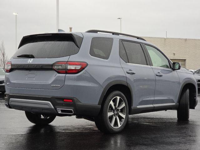 new 2025 Honda Pilot car, priced at $51,550