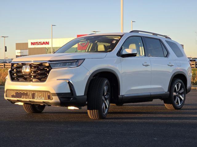 new 2025 Honda Pilot car, priced at $51,550