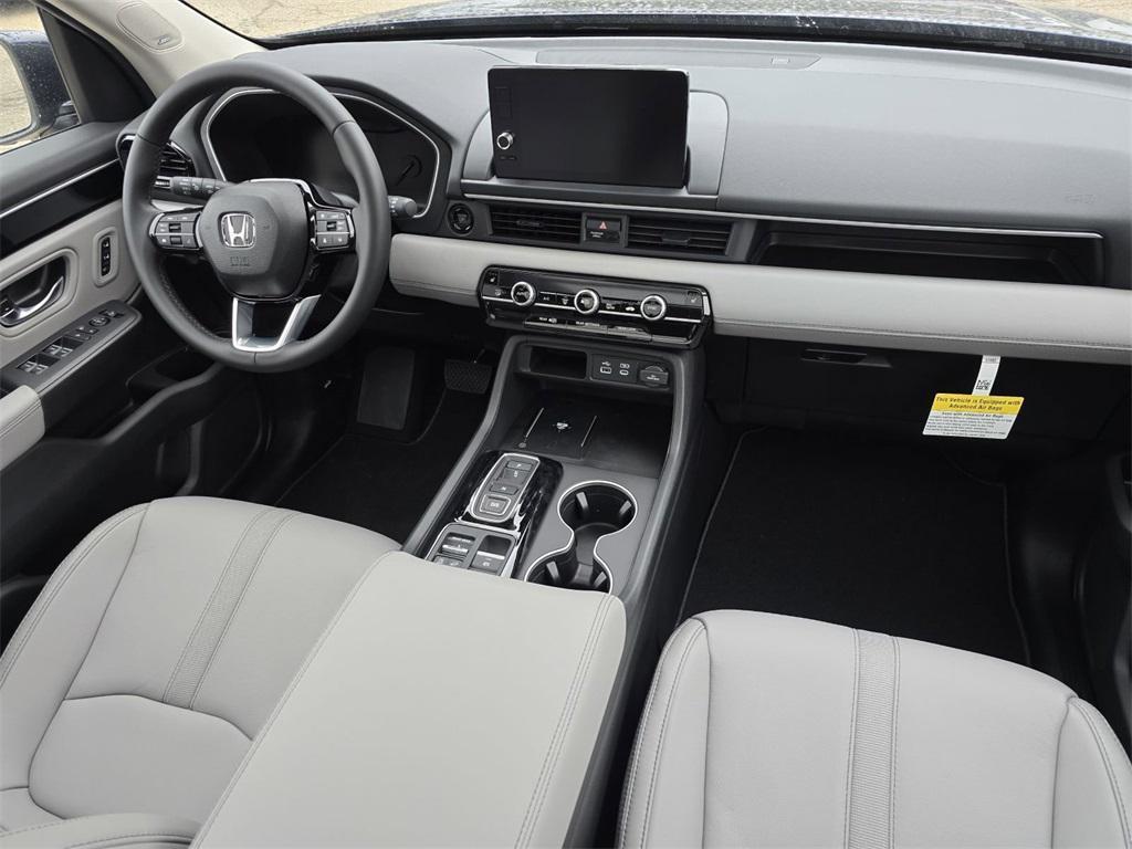 new 2025 Honda Pilot car, priced at $53,250