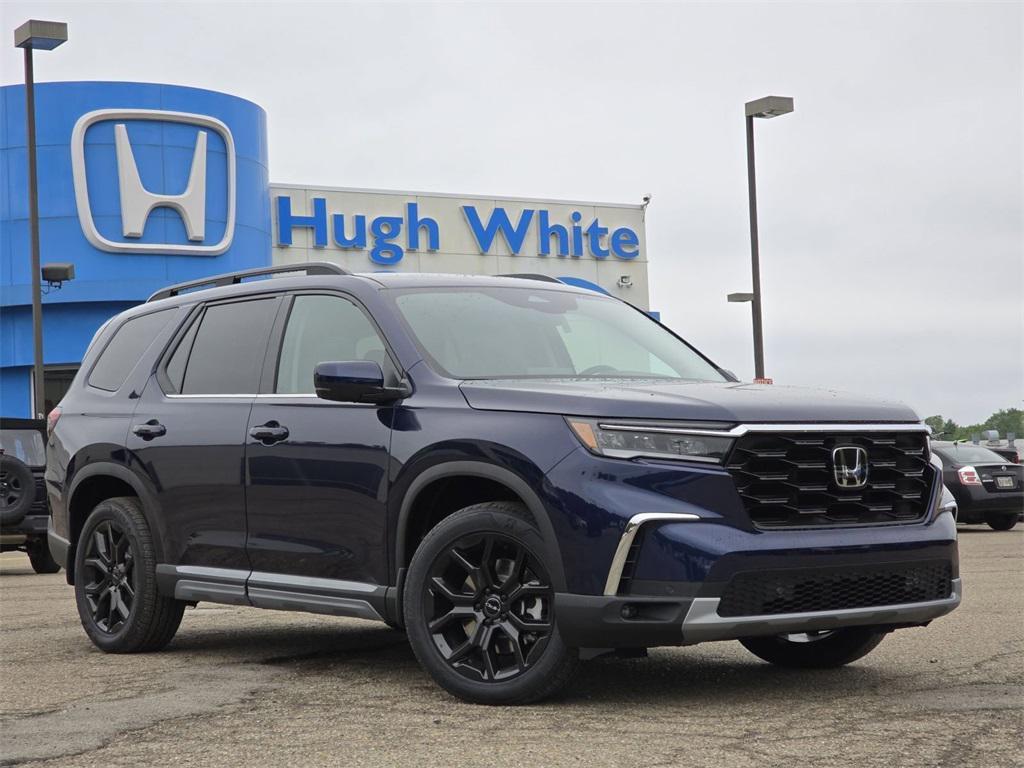 new 2025 Honda Pilot car, priced at $53,250