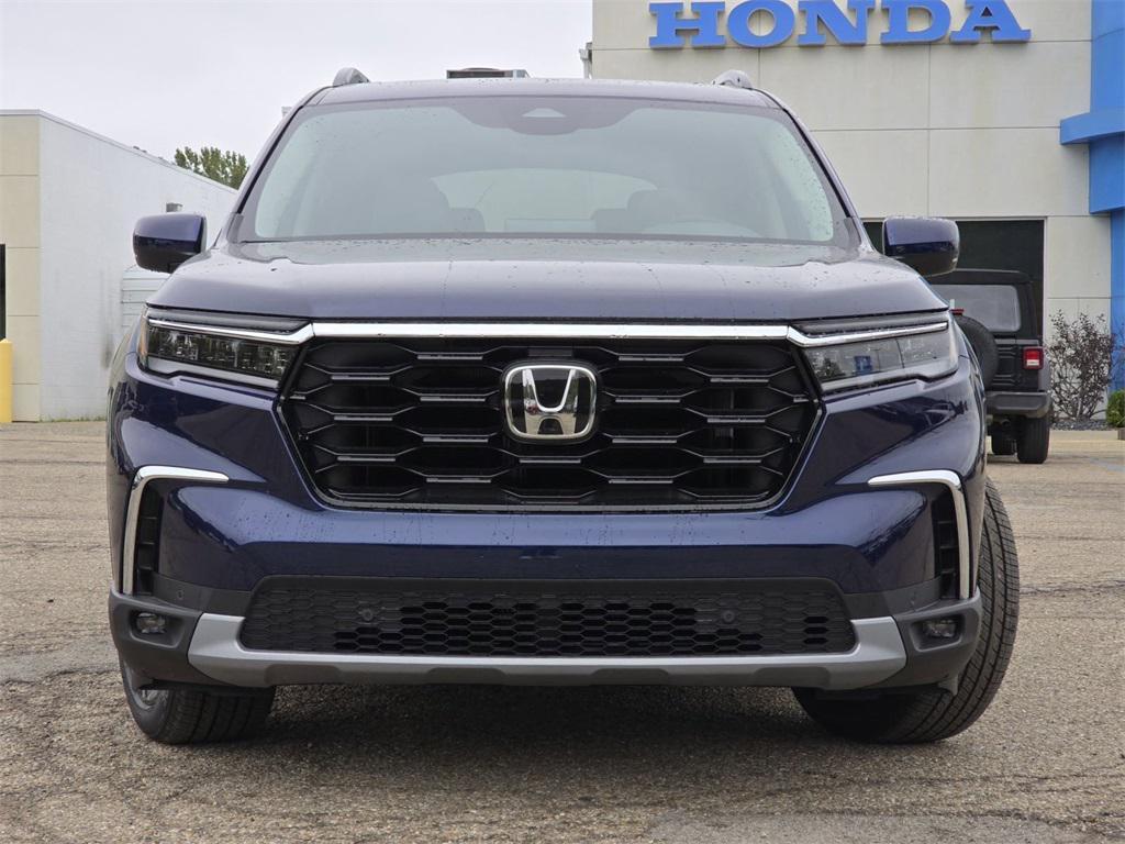new 2025 Honda Pilot car, priced at $53,250