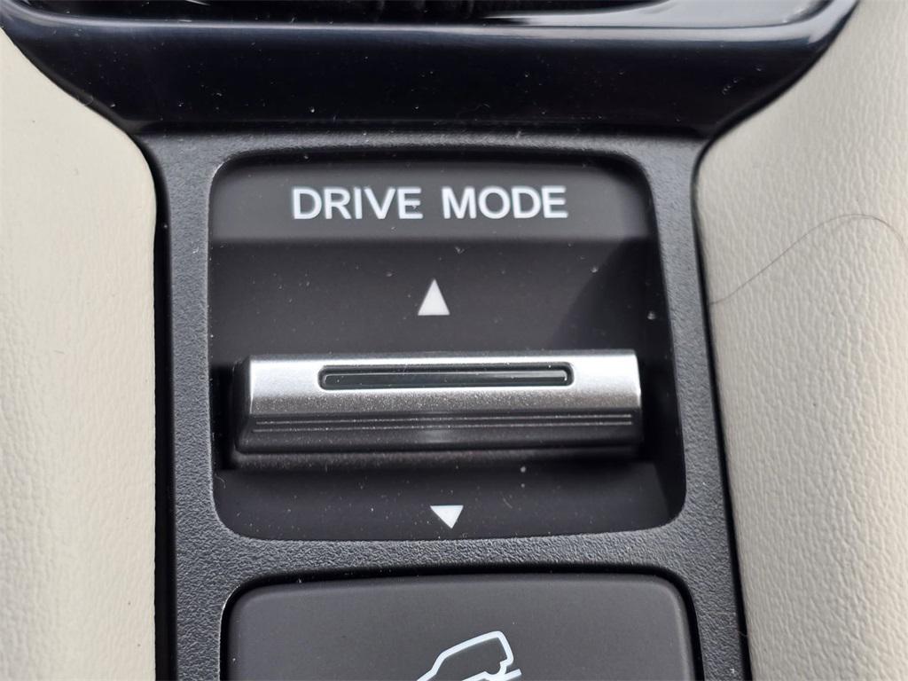 new 2025 Honda HR-V car, priced at $28,295