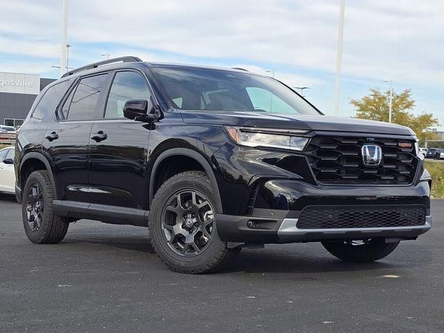 new 2025 Honda Pilot car, priced at $51,375