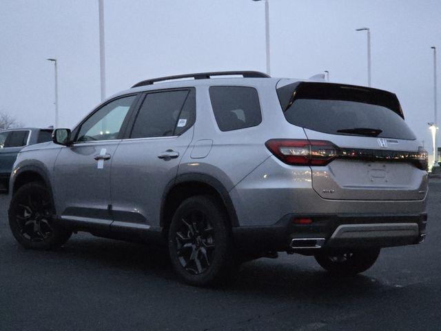 new 2025 Honda Pilot car, priced at $52,950