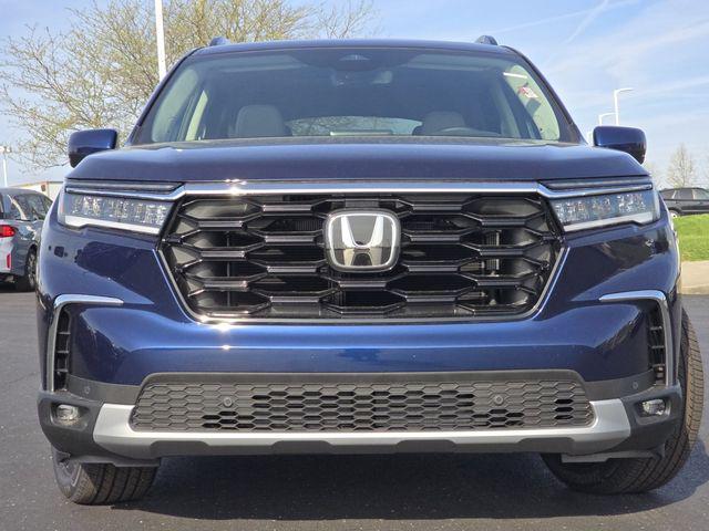 new 2025 Honda Pilot car, priced at $52,950