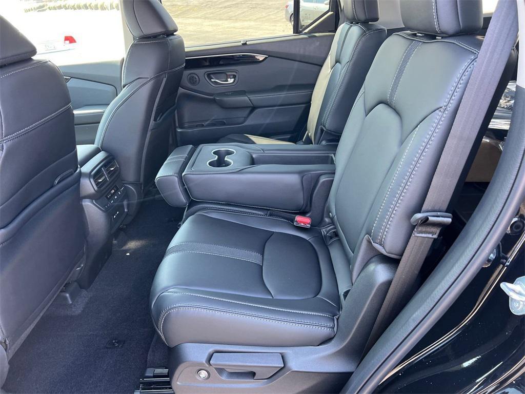 new 2025 Honda Pilot car, priced at $52,995