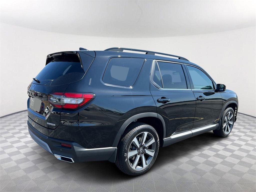 new 2025 Honda Pilot car, priced at $52,995