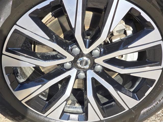 used 2023 Volvo XC60 car, priced at $28,500