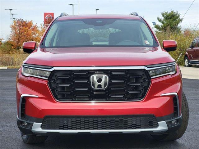 new 2025 Honda Pilot car, priced at $51,550
