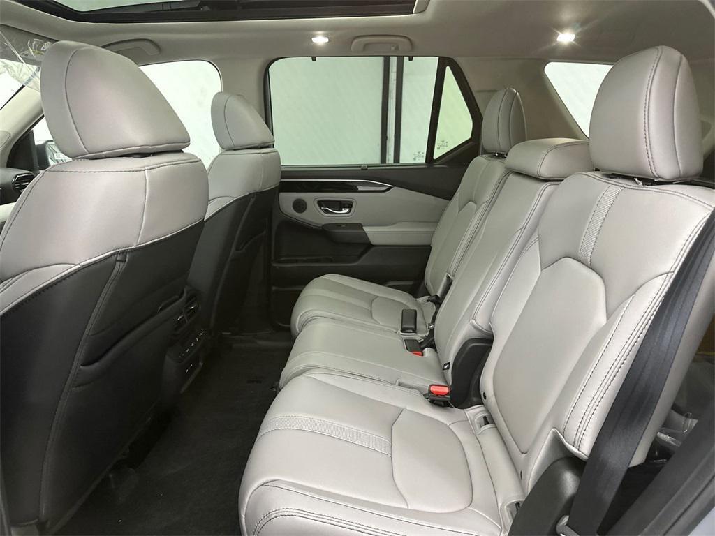 new 2025 Honda Pilot car, priced at $52,085