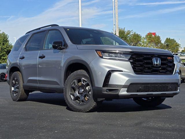 new 2025 Honda Pilot car, priced at $51,330
