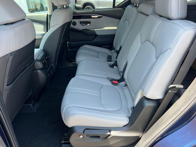 new 2025 Honda Pilot car, priced at $47,095