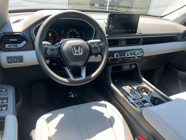 new 2025 Honda Pilot car, priced at $47,095