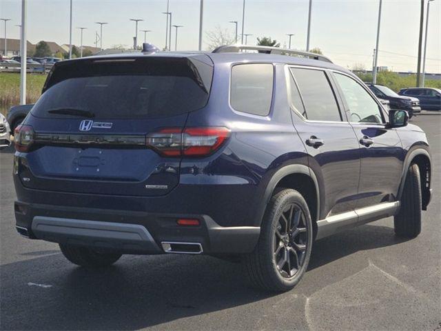 new 2025 Honda Pilot car, priced at $52,950