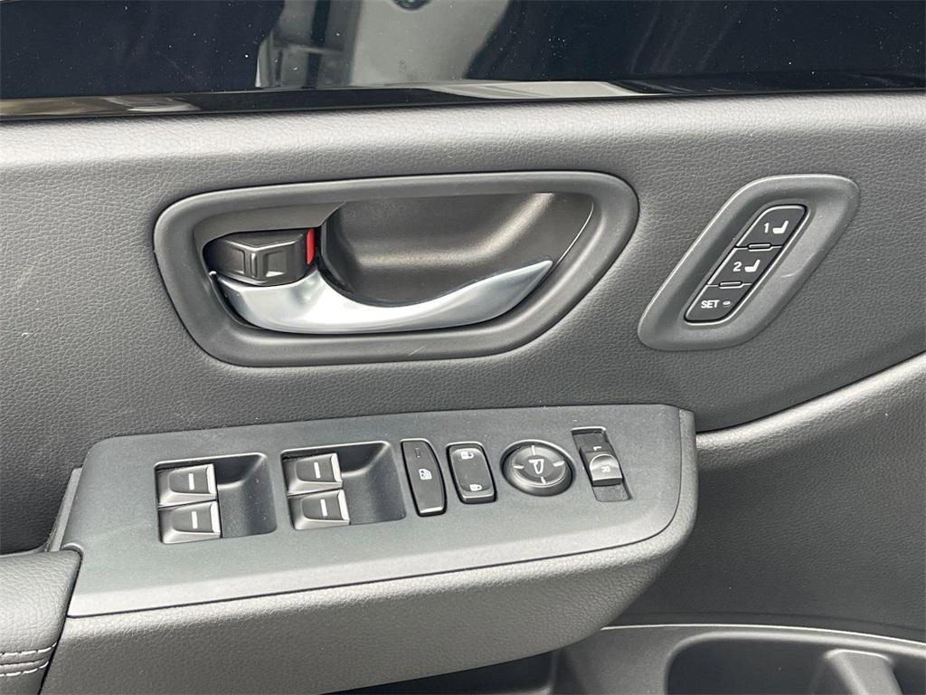 new 2025 Honda Pilot car, priced at $53,750