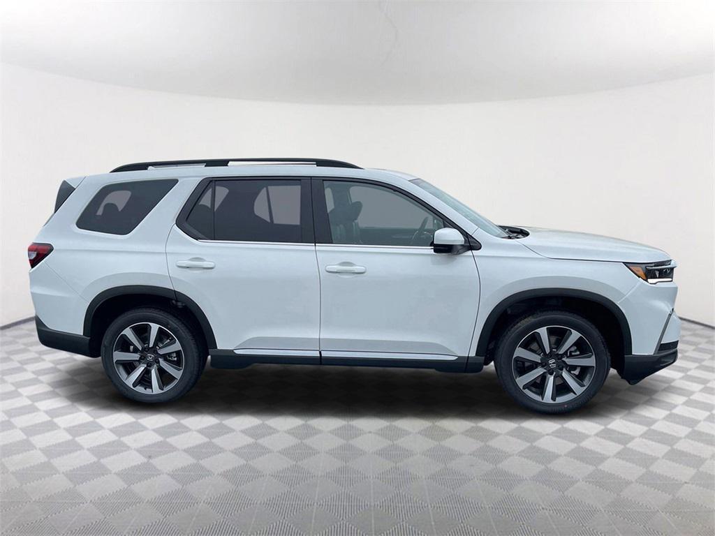 new 2025 Honda Pilot car, priced at $53,750
