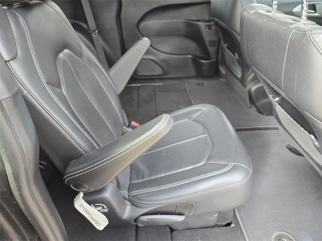 used 2018 Chrysler Pacifica car, priced at $11,977