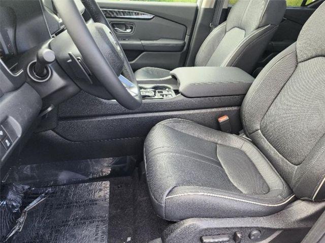new 2025 Honda Pilot car, priced at $54,530
