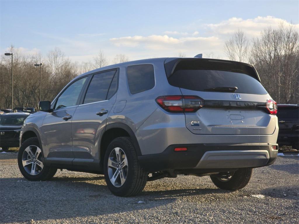 new 2025 Honda Pilot car, priced at $47,825