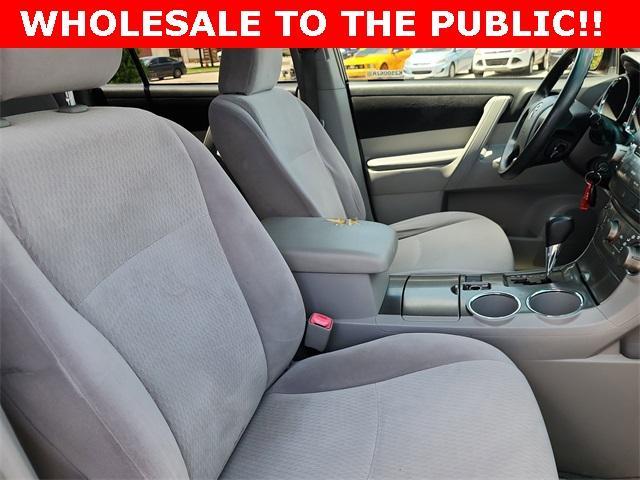 used 2008 Toyota Highlander car, priced at $7,000