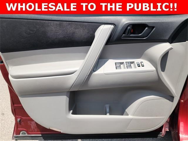 used 2008 Toyota Highlander car, priced at $7,000