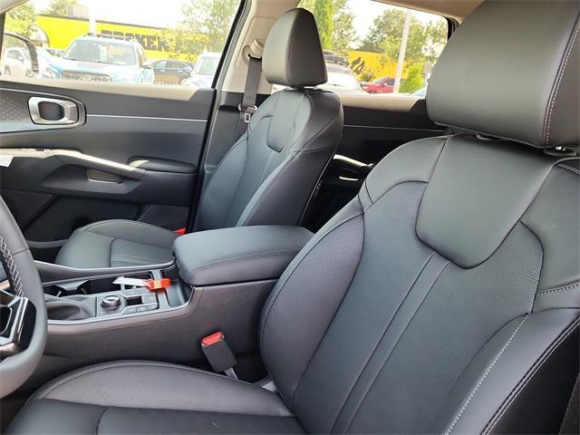 new 2025 Kia Sorento car, priced at $37,046