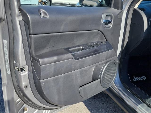 used 2015 Jeep Patriot car, priced at $6,000