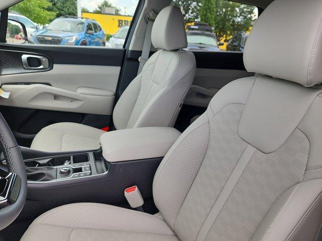 new 2025 Kia Sorento car, priced at $34,243