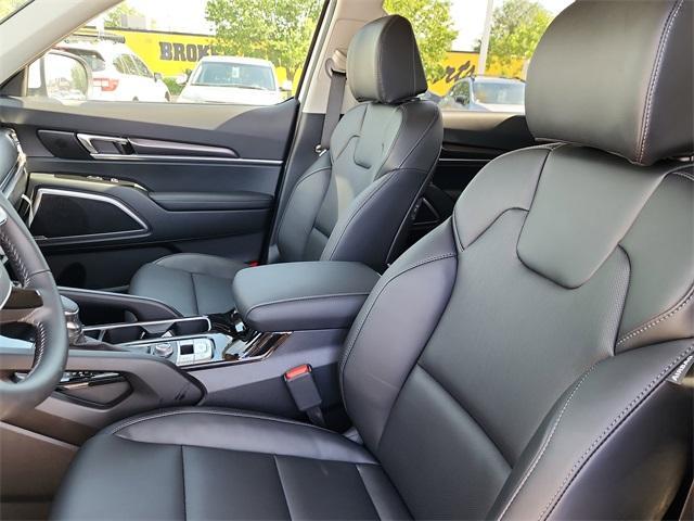 new 2025 Kia Telluride car, priced at $39,068