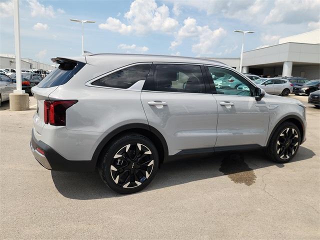 used 2025 Kia Sorento car, priced at $38,000