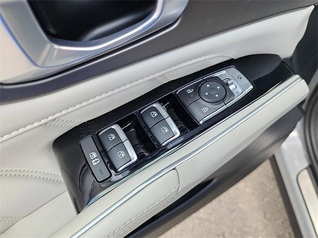 used 2025 Kia Sorento car, priced at $38,000