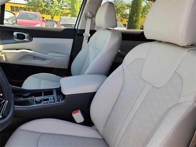 new 2025 Kia Sorento car, priced at $35,080