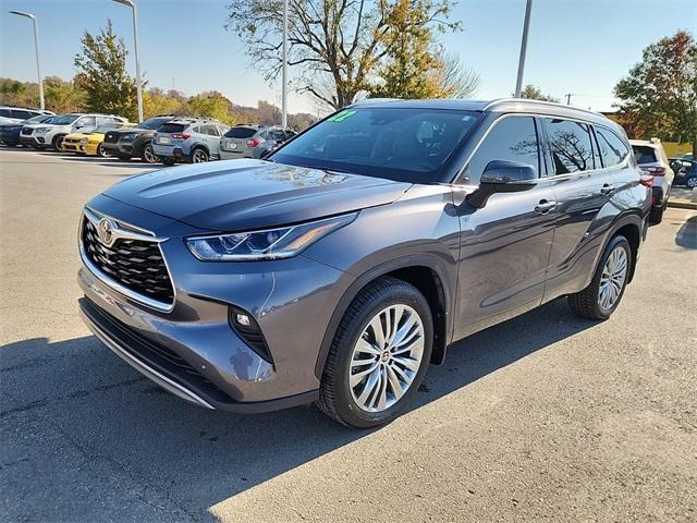 used 2022 Toyota Highlander car, priced at $42,500