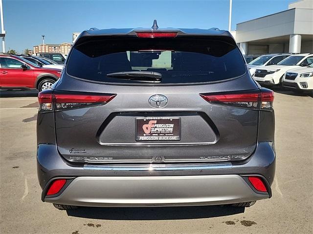 used 2022 Toyota Highlander car, priced at $42,500