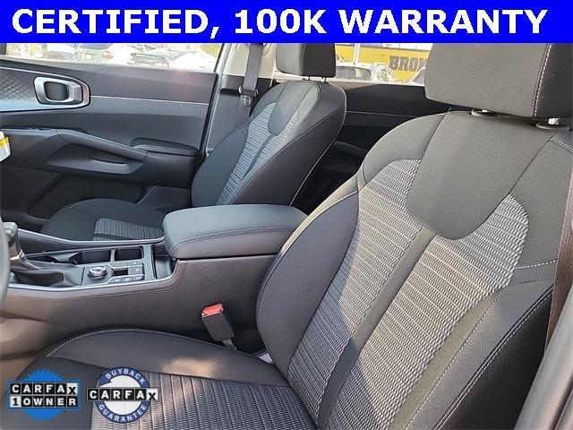 used 2025 Kia Sorento car, priced at $29,000