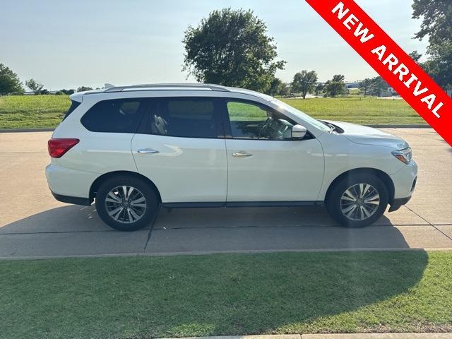 used 2020 Nissan Pathfinder car, priced at $20,000
