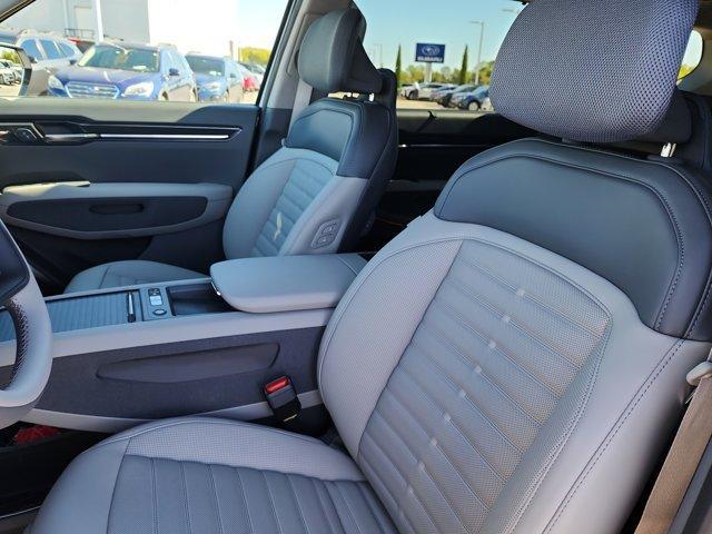 new 2026 Kia EV9 car, priced at $55,615