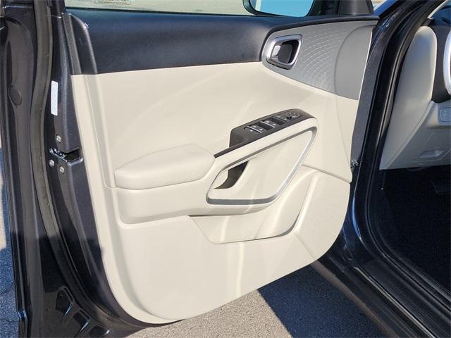 new 2025 Kia Soul car, priced at $21,685