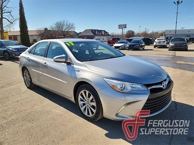 used 2017 Toyota Camry Hybrid car, priced at $13,500