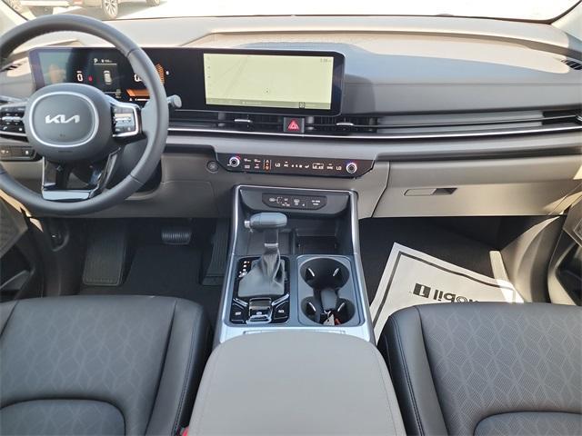 new 2025 Kia Carnival car, priced at $41,275