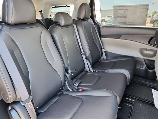 new 2025 Kia Carnival car, priced at $41,275